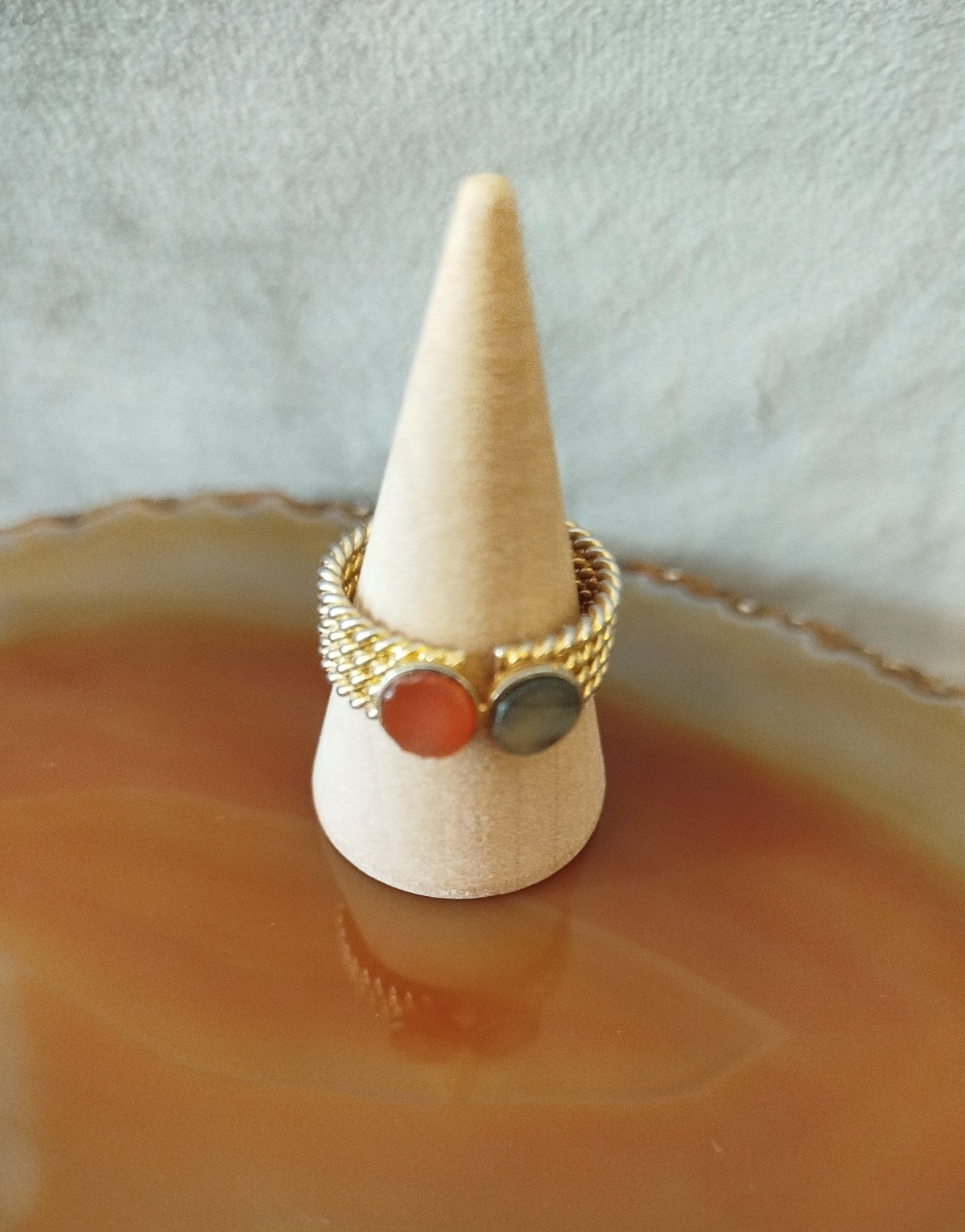 Bague Acier doré, Cornaline et Labradorite