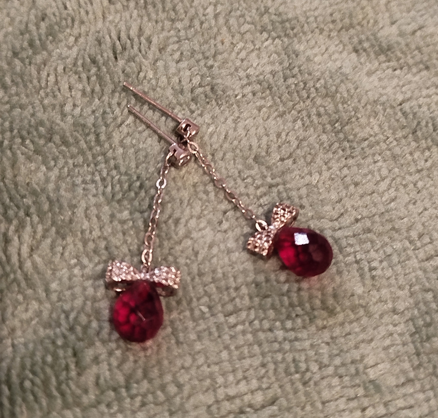 Boucles d'oreilles Argentées, zircone et Grenats