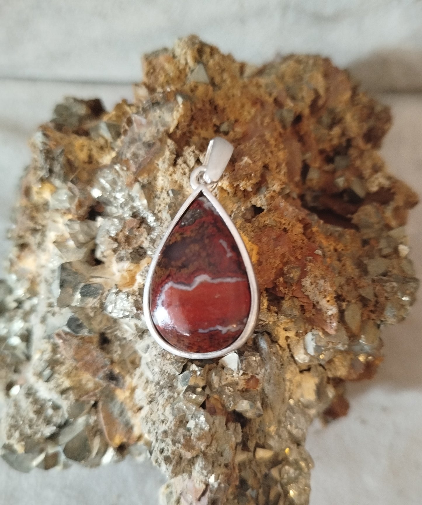 Pendentif Argenté et Jaspe rouge