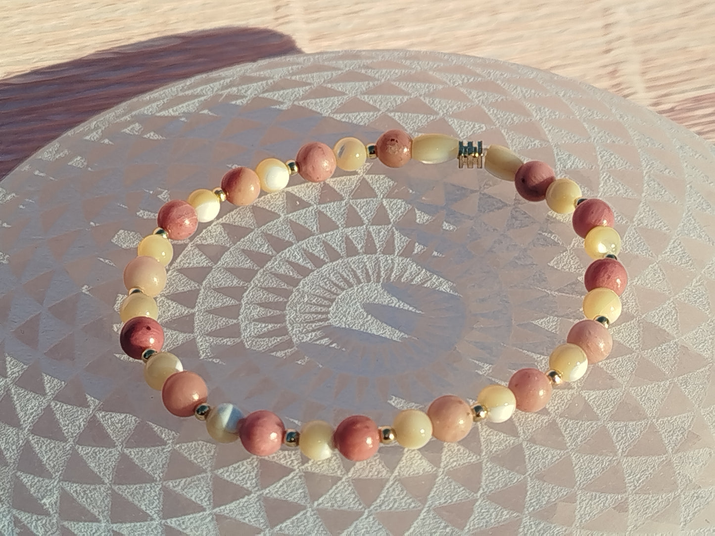 Bracelet élastique perles Rhodonite et Nacre