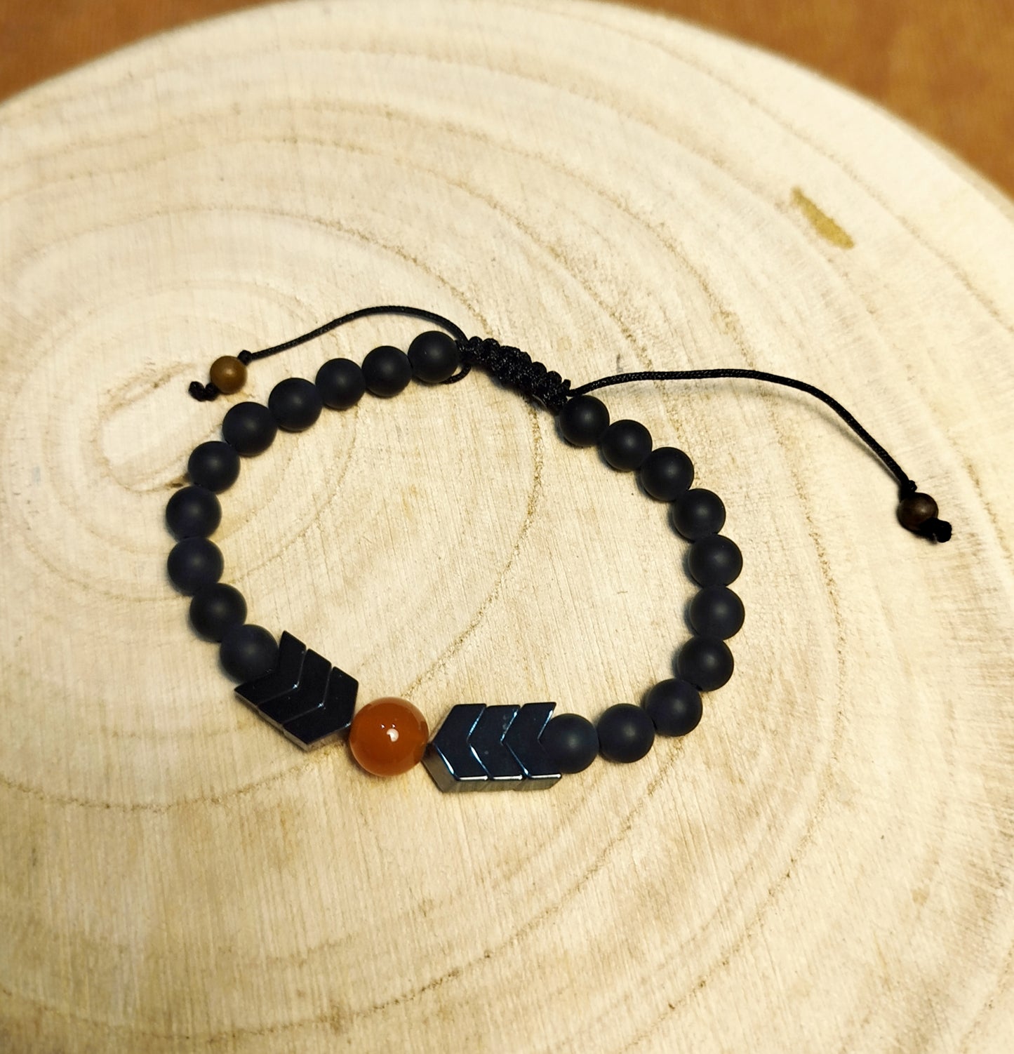 Bracelet macramé avec perles Onyx et Cornaline