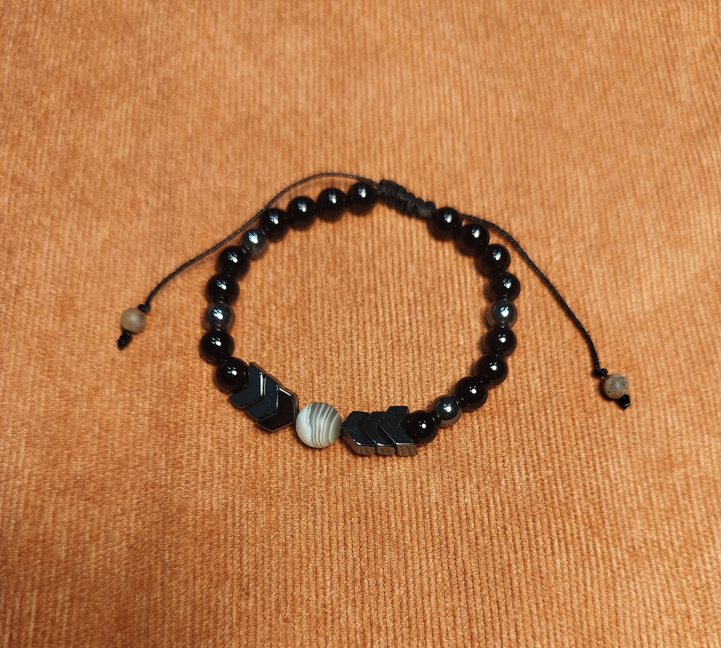 Bracelet macramé avec perles Onyx et Agate grise