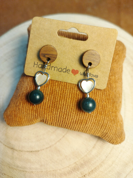 Boucles d'oreilles puces pendantes bois et perles Agate mousse et nacre