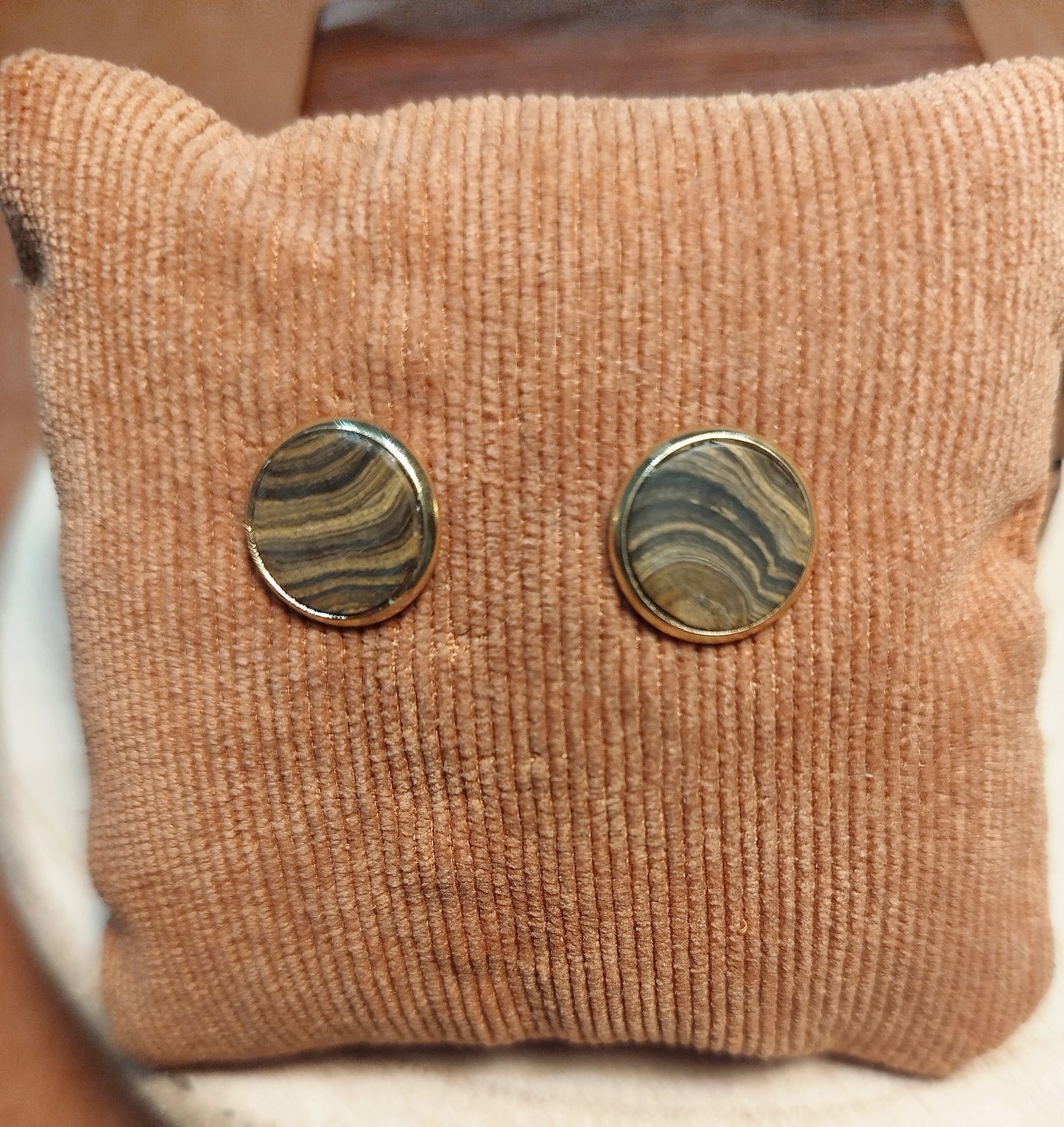 Boucles d'oreilles clou doré et Stromatolite