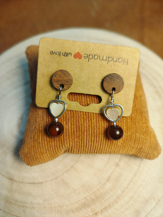 Boucles d'oreilles puces pendantes bois et perles Agate et nacre
