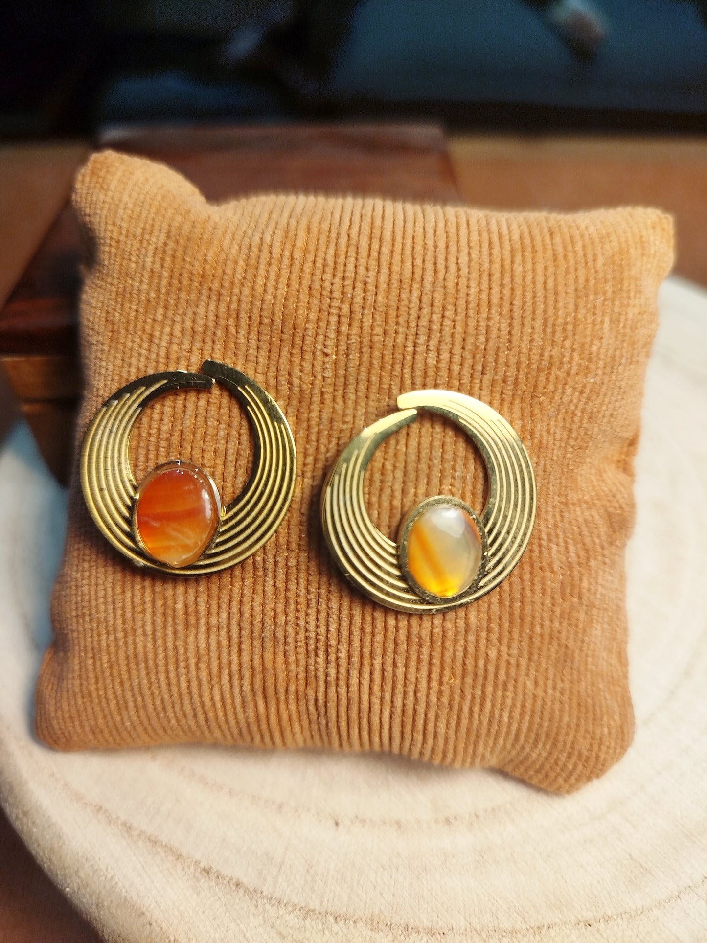 Boucles d'oreilles dorées et Cornaline